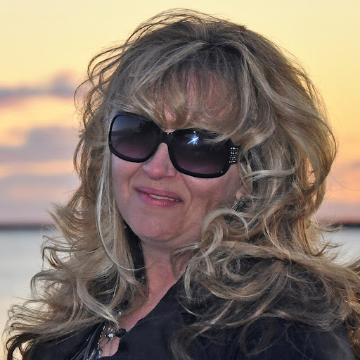 Michelle Sharpe Photo 35