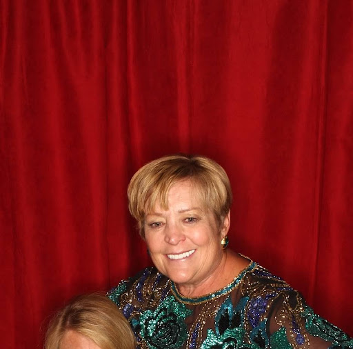 Joan Magee Photo 25