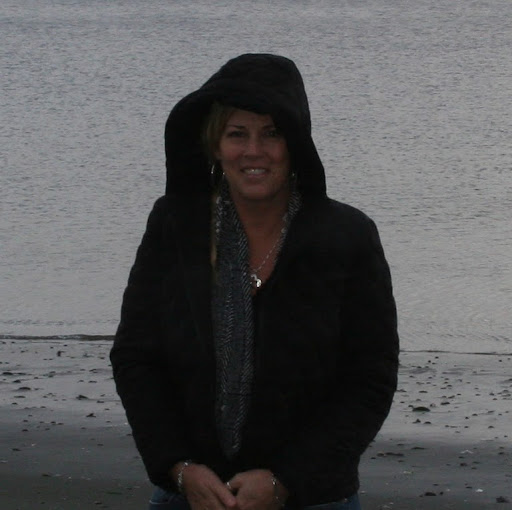 Shelly Forbes Photo 4