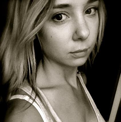Annie Thompson Photo 2