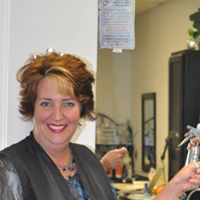 Julia Hilliard Photo 7