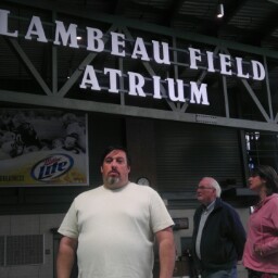 Robert Dietz Photo 39