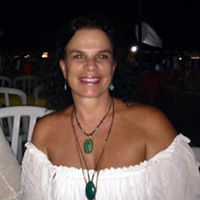 Claudia Santos Photo 35