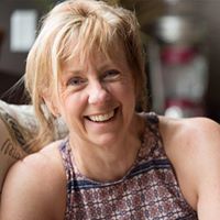 Julie Macinnes Photo 7