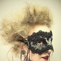 Amber Lewis Photo 32