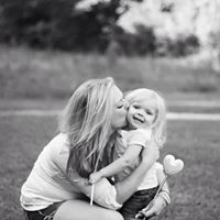 Elizabeth Hurd Photo 27