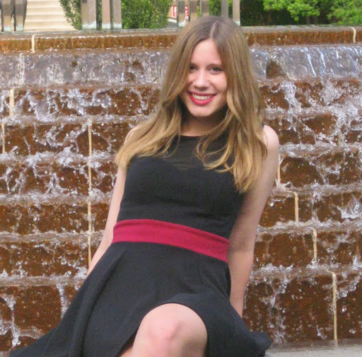Rachel Myers Photo 36