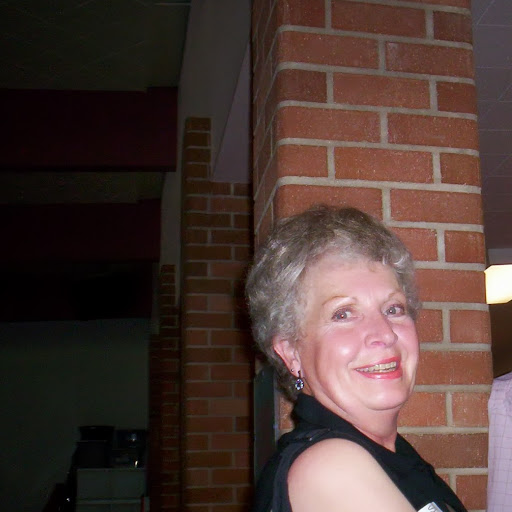 Lynn Brady Photo 29