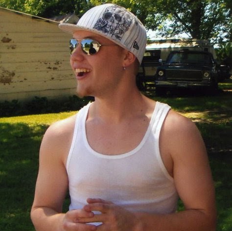 Travis Nicholson Photo 10