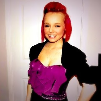 Laura Scholes Photo 6