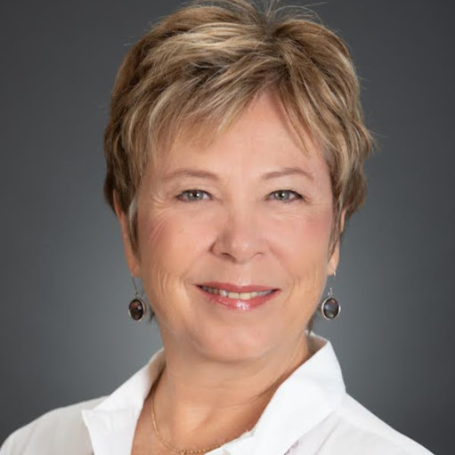 Pamela Edwards Photo 33