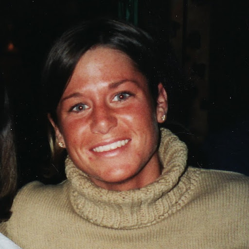 Kristen Elliott Photo 8