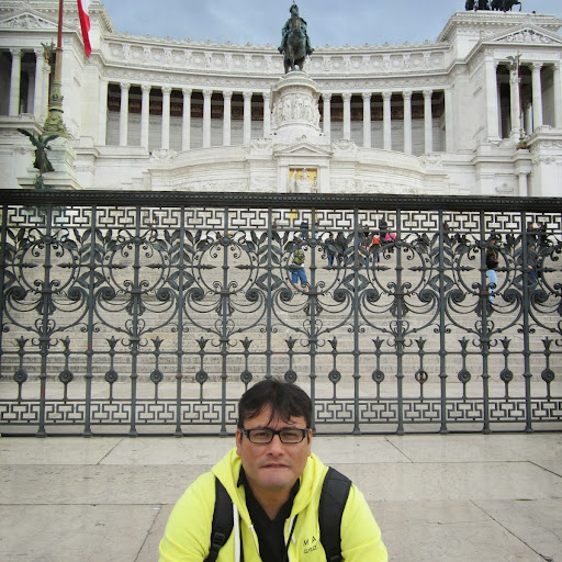 Carlos Fuentes Photo 17