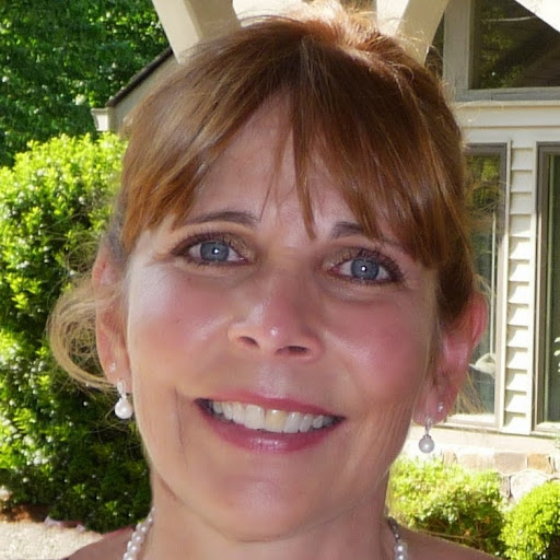 Lori Daniel Photo 39