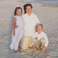 Deborah Hilliard Photo 6