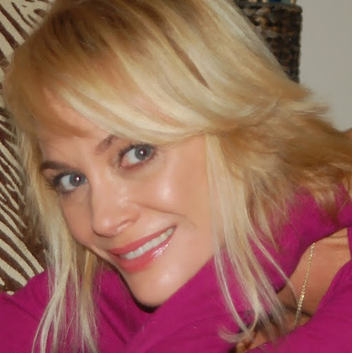 Renee Quinn Photo 32