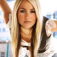 Cassandra Cartwright Photo 14