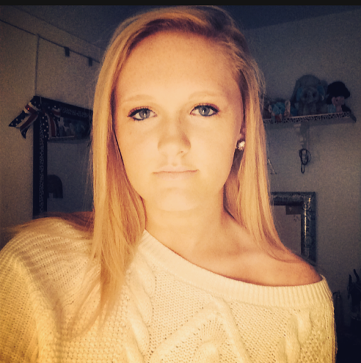 Alyssa Burke Photo 22