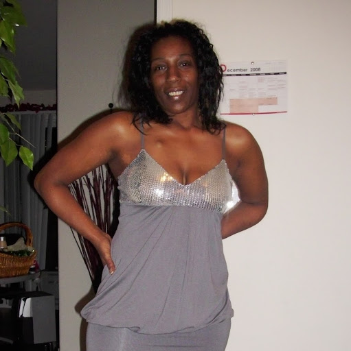 Sharon Myles Photo 7