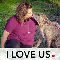 Lori Armstrong Photo 14