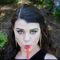 Amy Bond Photo 26