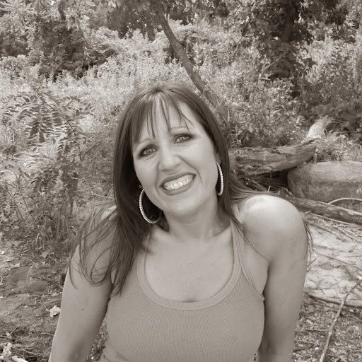 Julie Hanson Photo 27