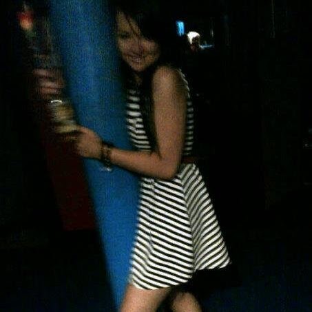 Laura Gregory Photo 7