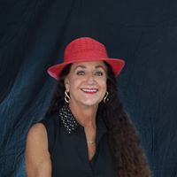 Suzanne Stacy Photo 10