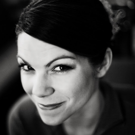 Andrea Saunders Photo 13