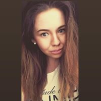Courtney Larkin Photo 21