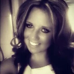 Kellie Moore Photo 12