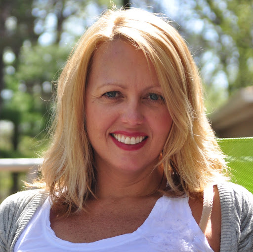 Christine Lucas Photo 32