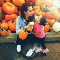 Violet Flores Photo 8