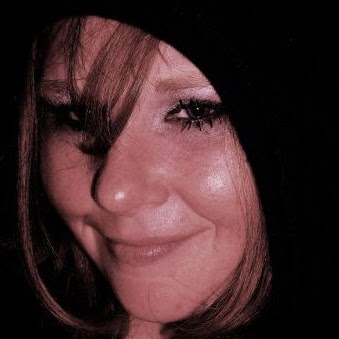 Lisa Arnold Photo 41
