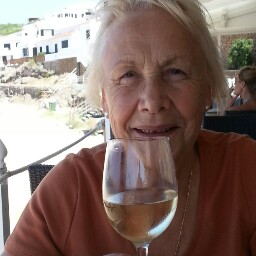 Yvonne Simpson Photo 16
