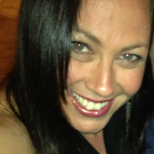 Nicole Lambert Photo 30