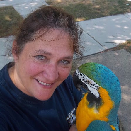 Julie Thelen Photo 28