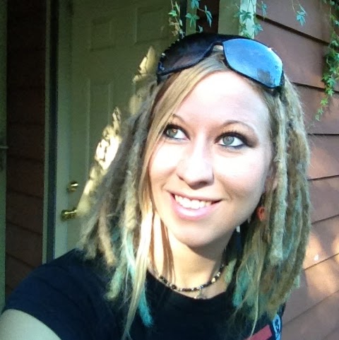 Cassie Warren Photo 33