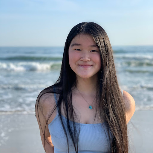 Elizabeth Hom Photo 12