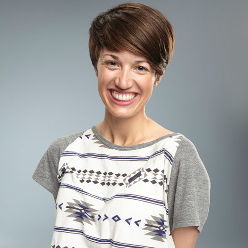 Elizabeth Mueller Photo 37