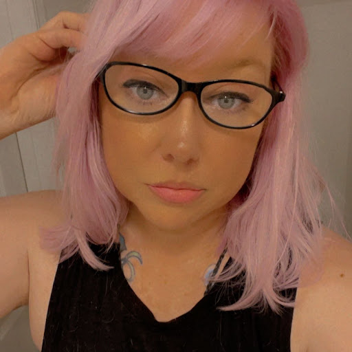 Christina Riley Photo 26