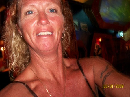 Robyn Brown Photo 23