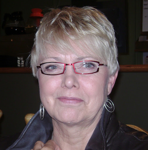 Lorraine Hughes Photo 10