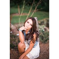Elizabeth Riedel Photo 20