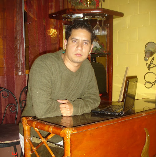 Robin Figueroa Photo 3