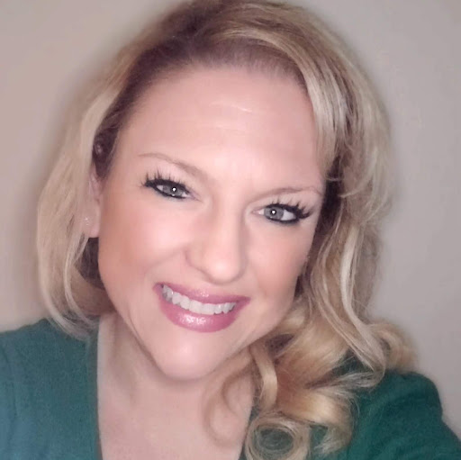 Nicole Davis Photo 28