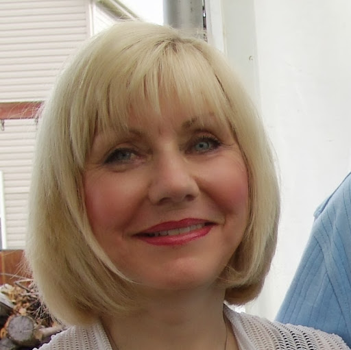 Louise Campbell Photo 26
