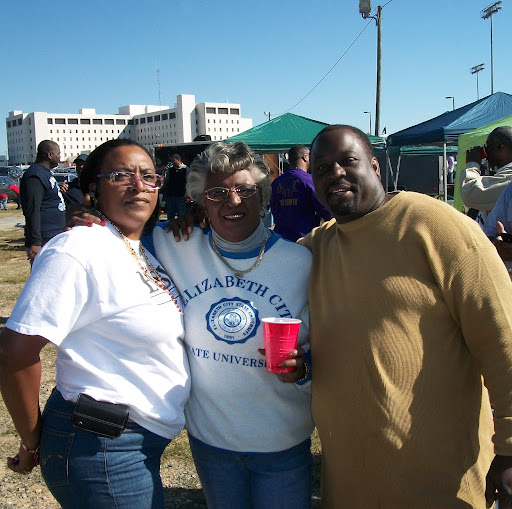 Renee Holloway Photo 20