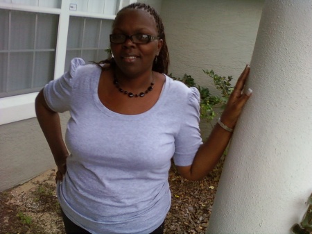 Sandra Walker Photo 44