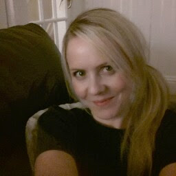 Julia Dobson Photo 12